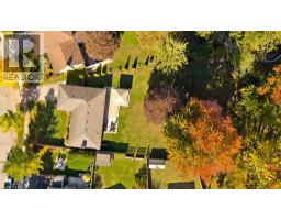 18 Evelyn Crescent, Kitchener, ON N2A1G9 Photo 35