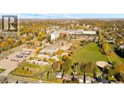 18 Evelyn Crescent, Kitchener, ON N2A1G9 Photo 38