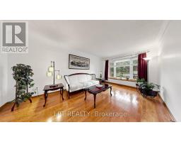 Family room - 4204 Starlight Crescent, Mississauga, ON L4W4P9 Photo 6