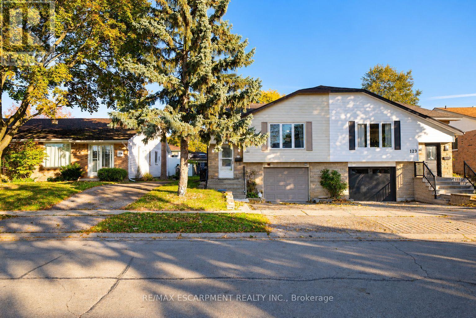 121 Ashgrove Avenue, Brantford, ON photo 1