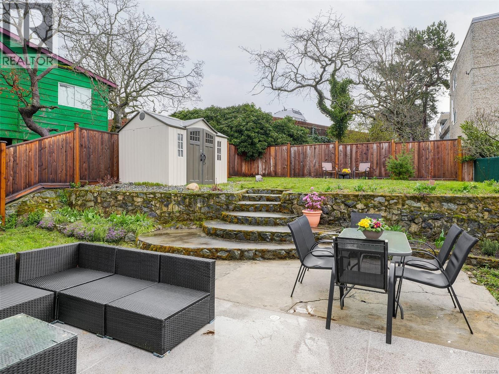  2727 Grosvenor Road, Victoria
