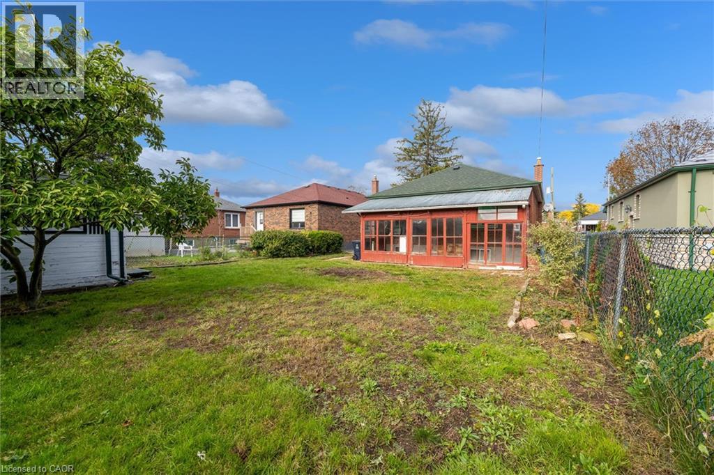 24 MULDREW Avenue - 32
