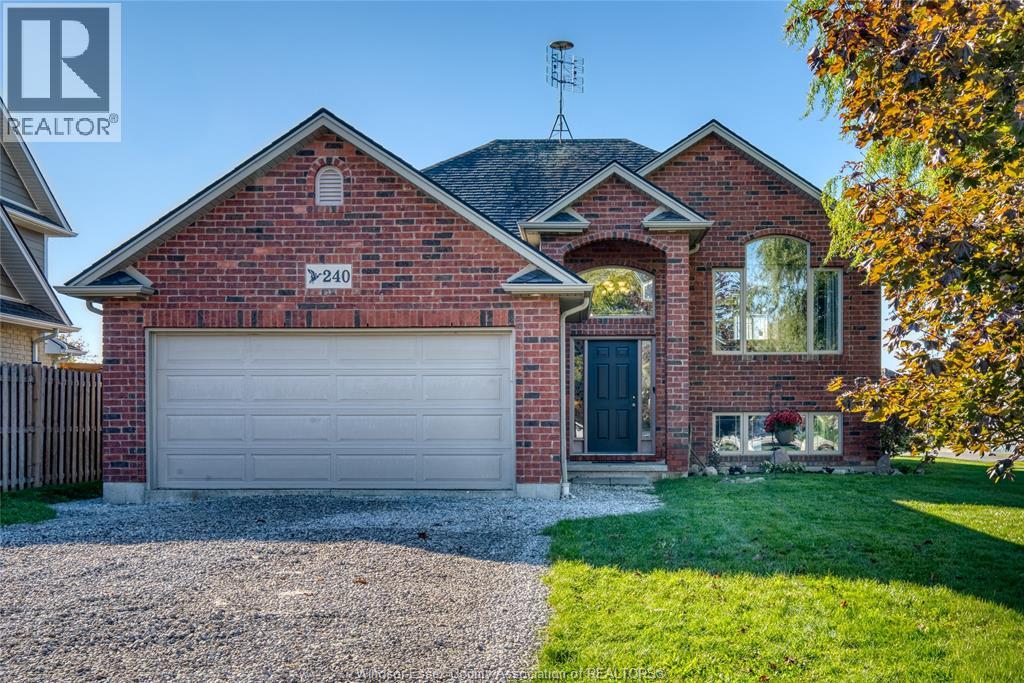 MLS# 26025976: 240 ST PETER Street, Belle River, Canada