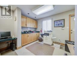 137 Sheppard Avenue E, Toronto, ON M2N3A6 Photo 10