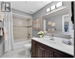 32 - 315 Wilkes Court, Aurora, ON L4G6G7 Photo 26