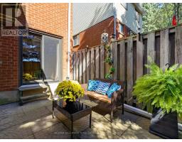 32 - 315 Wilkes Court, Aurora, ON L4G6G7 Photo 33