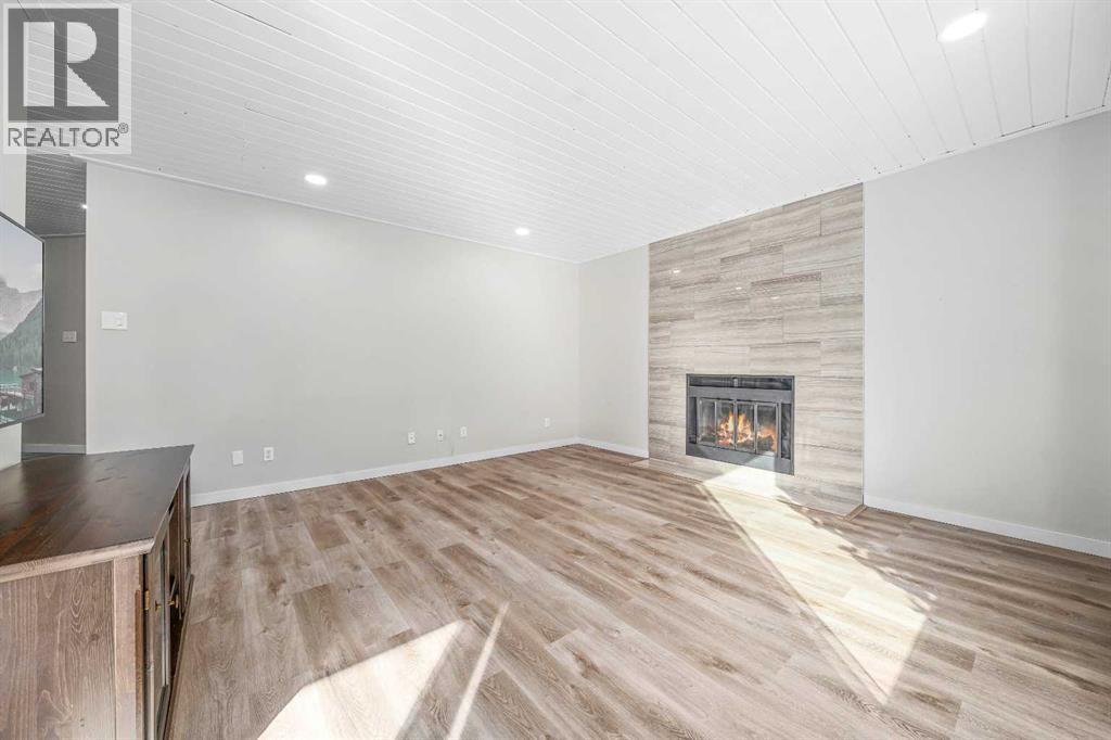 11 Taylor Crescent SE, photo 11 of 43