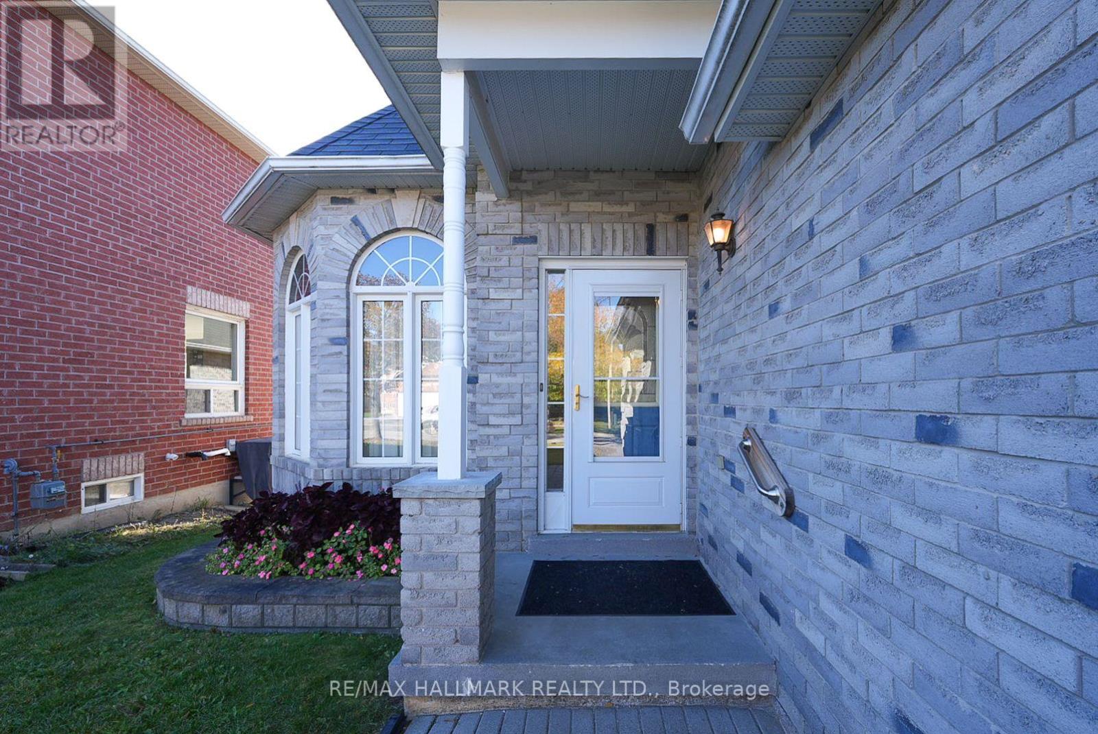 1968 Romina Court, Innisfil, ON photo 2