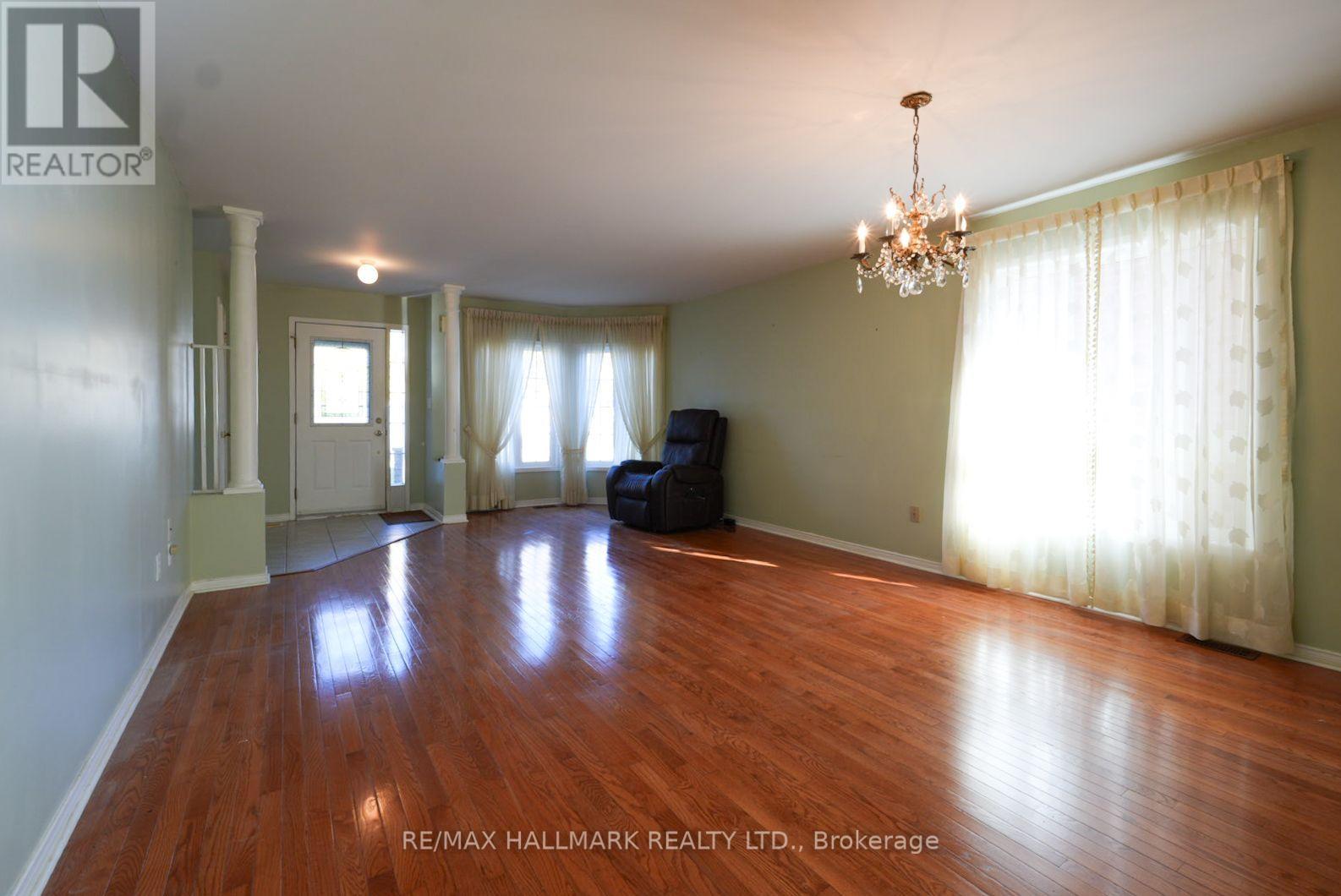 1968 Romina Court, Innisfil, ON photo 4