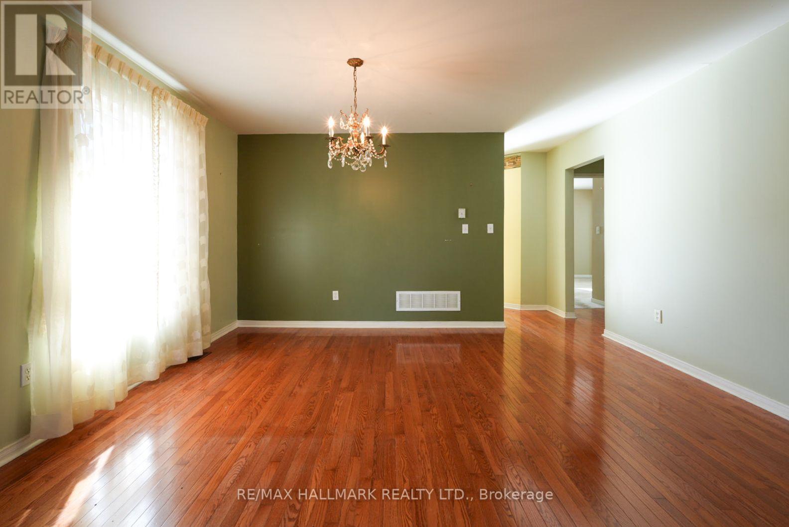 1968 Romina Court, Innisfil, ON photo 5