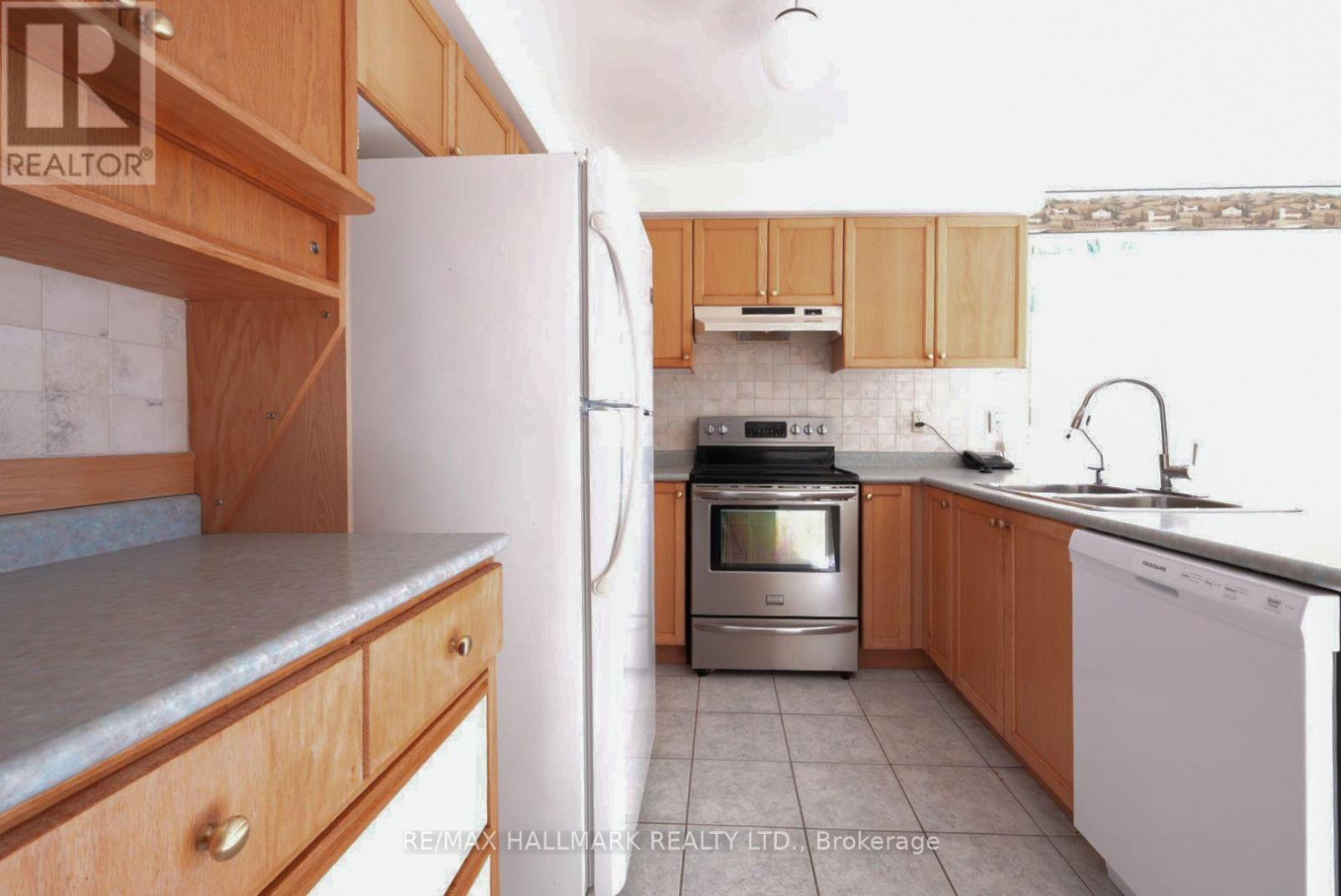 1968 Romina Court, Innisfil, ON photo 6