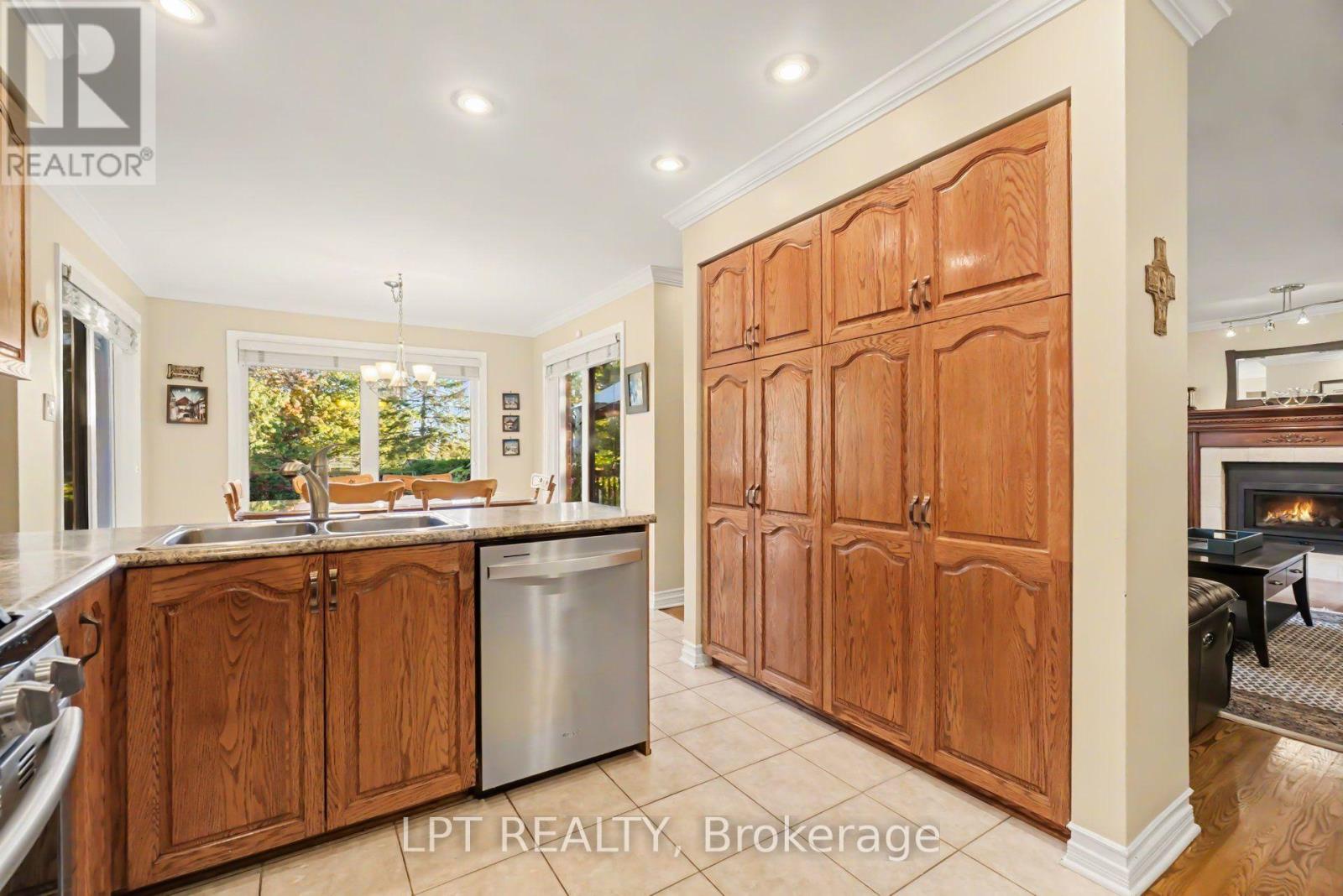 24 BELLEVIEW DRIVE - 10