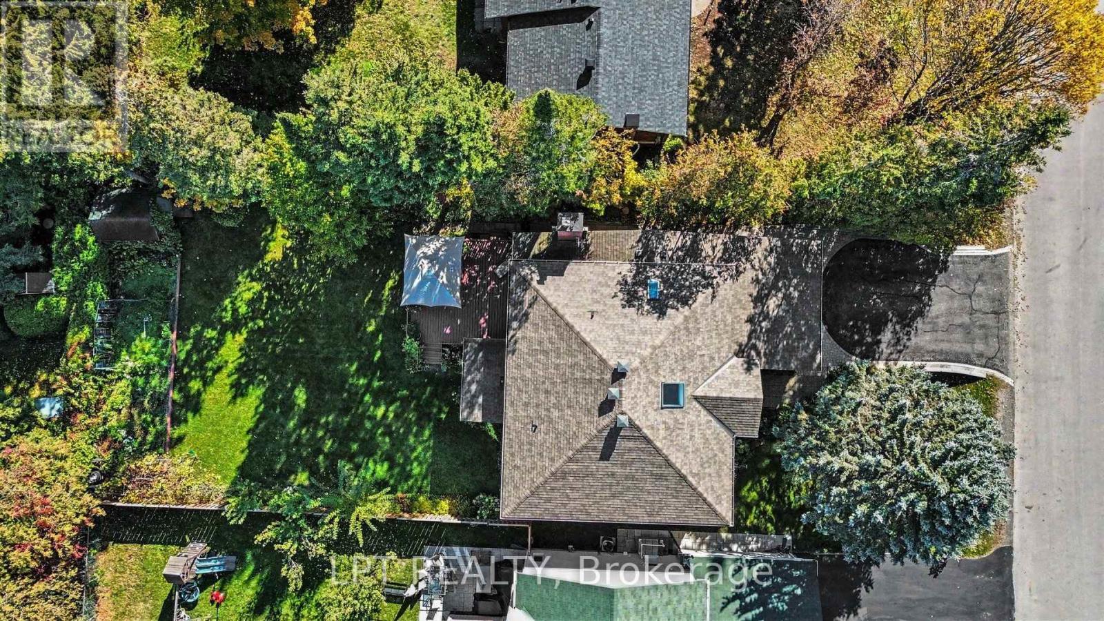 24 BELLEVIEW DRIVE - 37