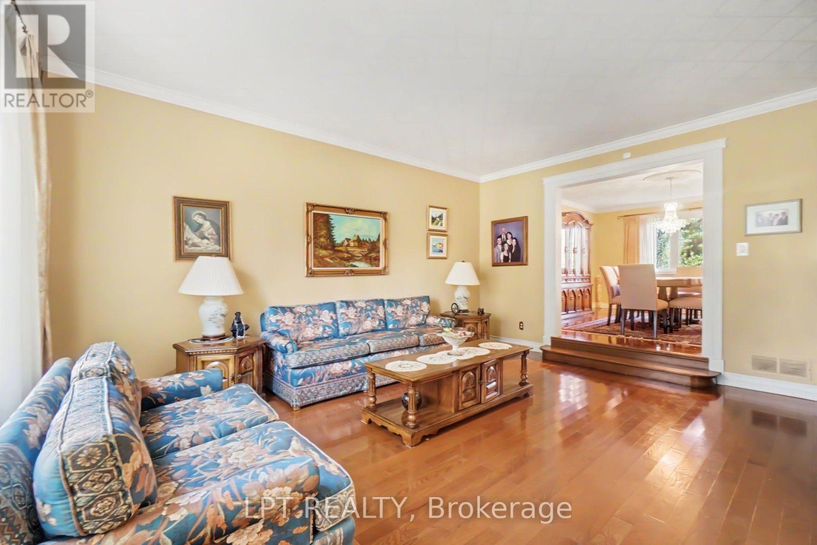 24 BELLEVIEW DRIVE - 8