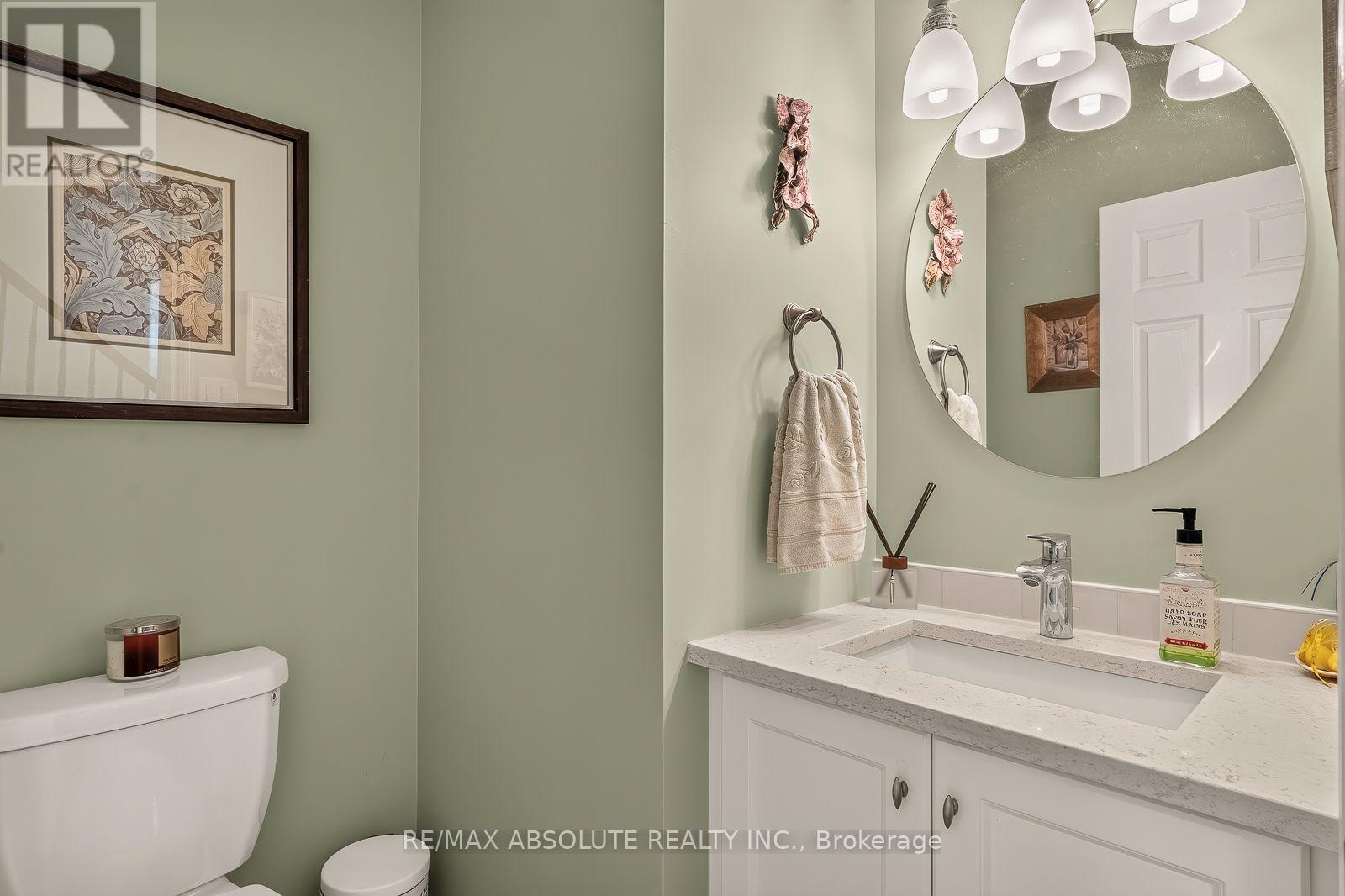 Main floor powder with quartz