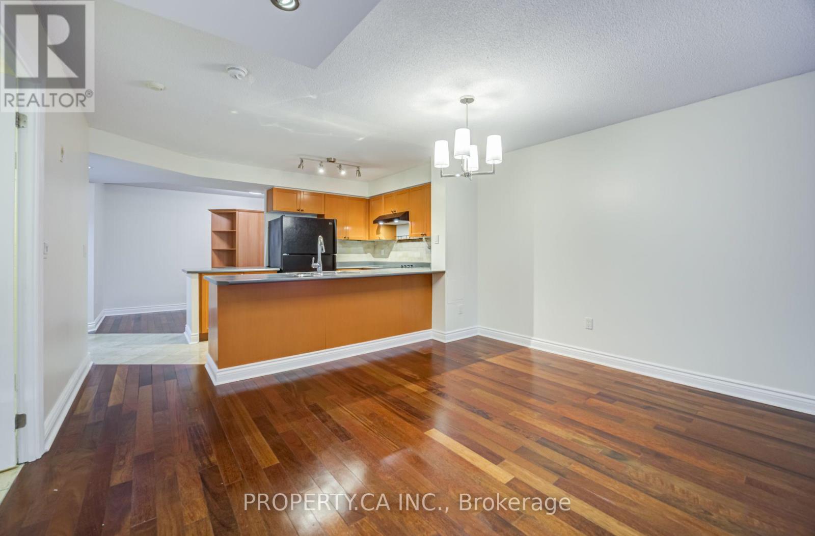 #209 330 ADELAIDE STREET E - 16
