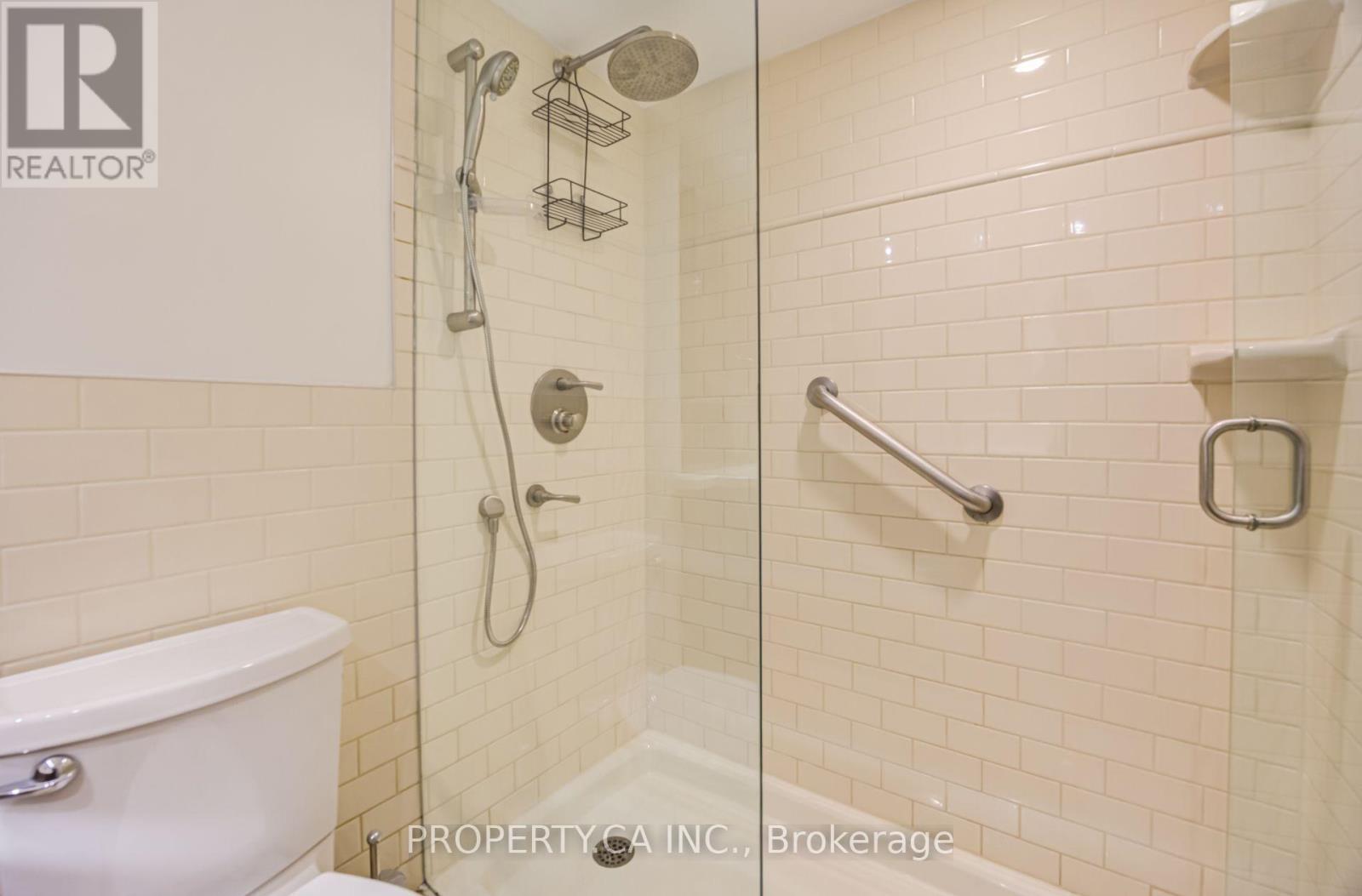 #209 330 ADELAIDE STREET E - 18