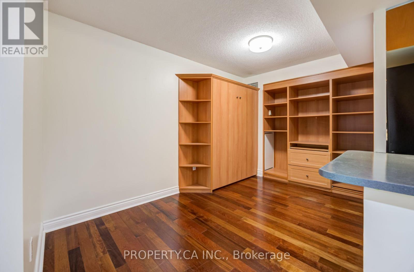 209 - 330 ADELAIDE STREET E, Toronto (Moss Park) — photo 5