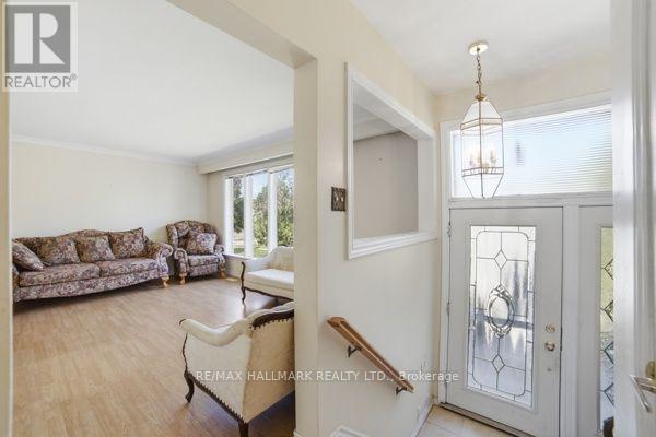 1392 Rebecca Street, Oakville, ON photo 5