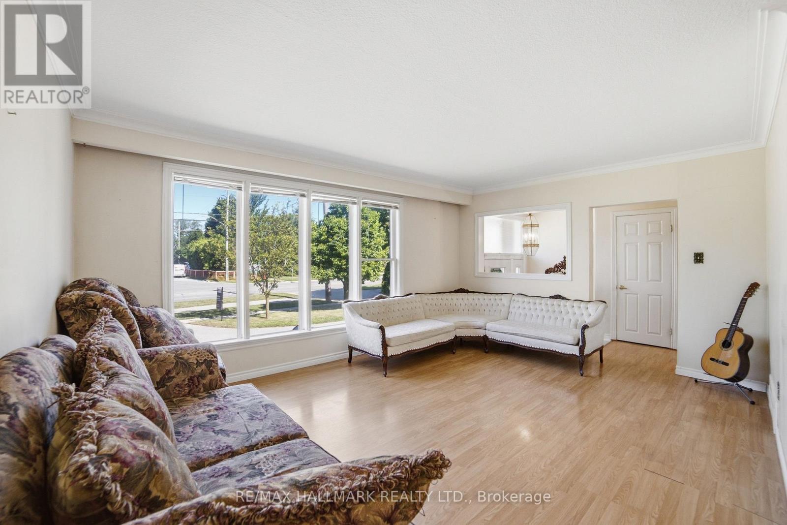 1392 Rebecca Street, Oakville, ON photo 7