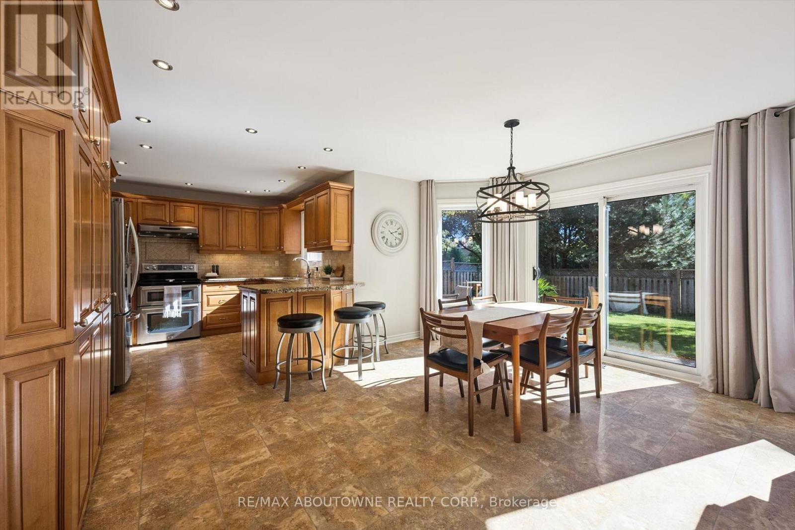 2086 Sprucedale Drive, Oakville, ON photo 11