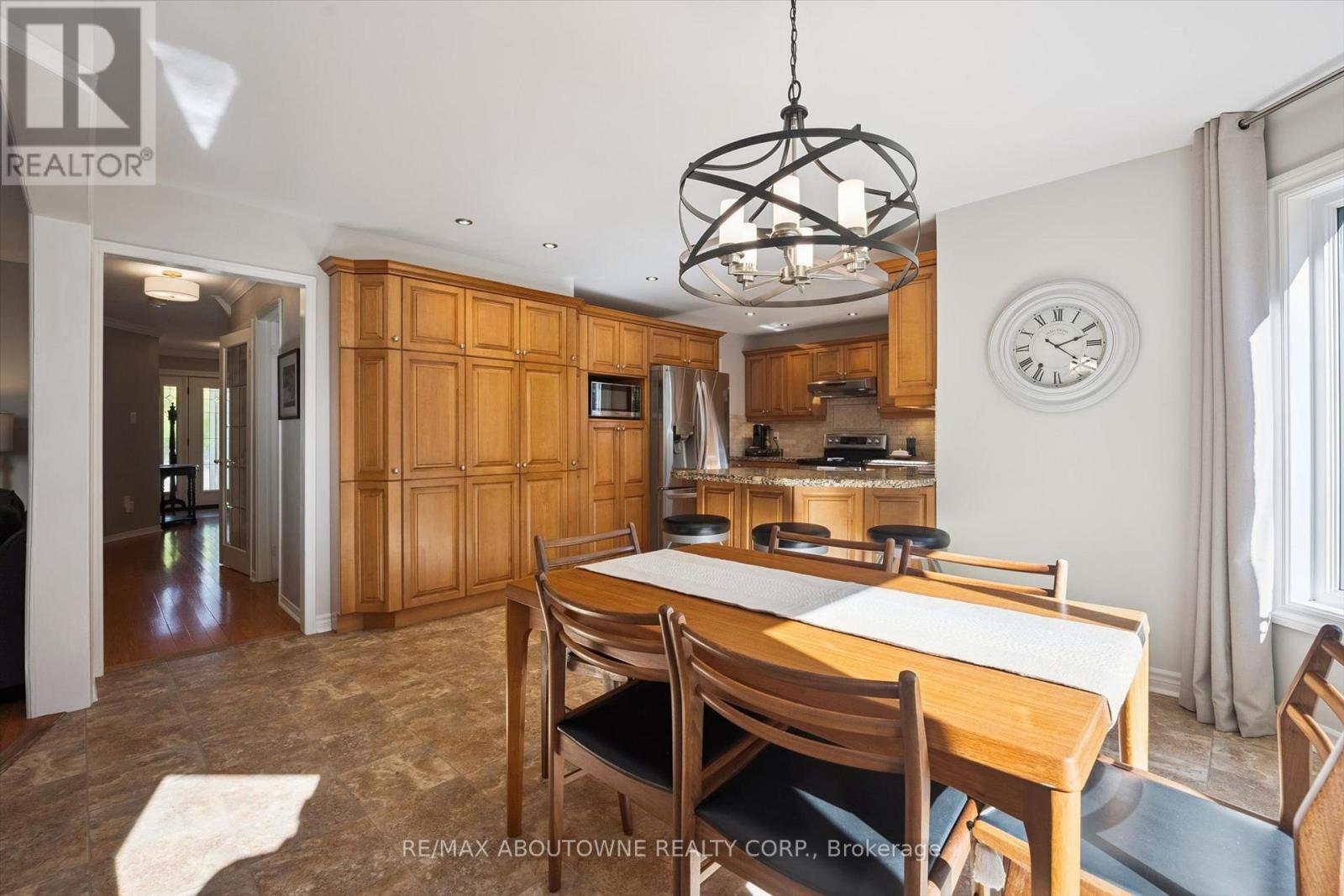 2086 Sprucedale Drive, Oakville, ON photo 12