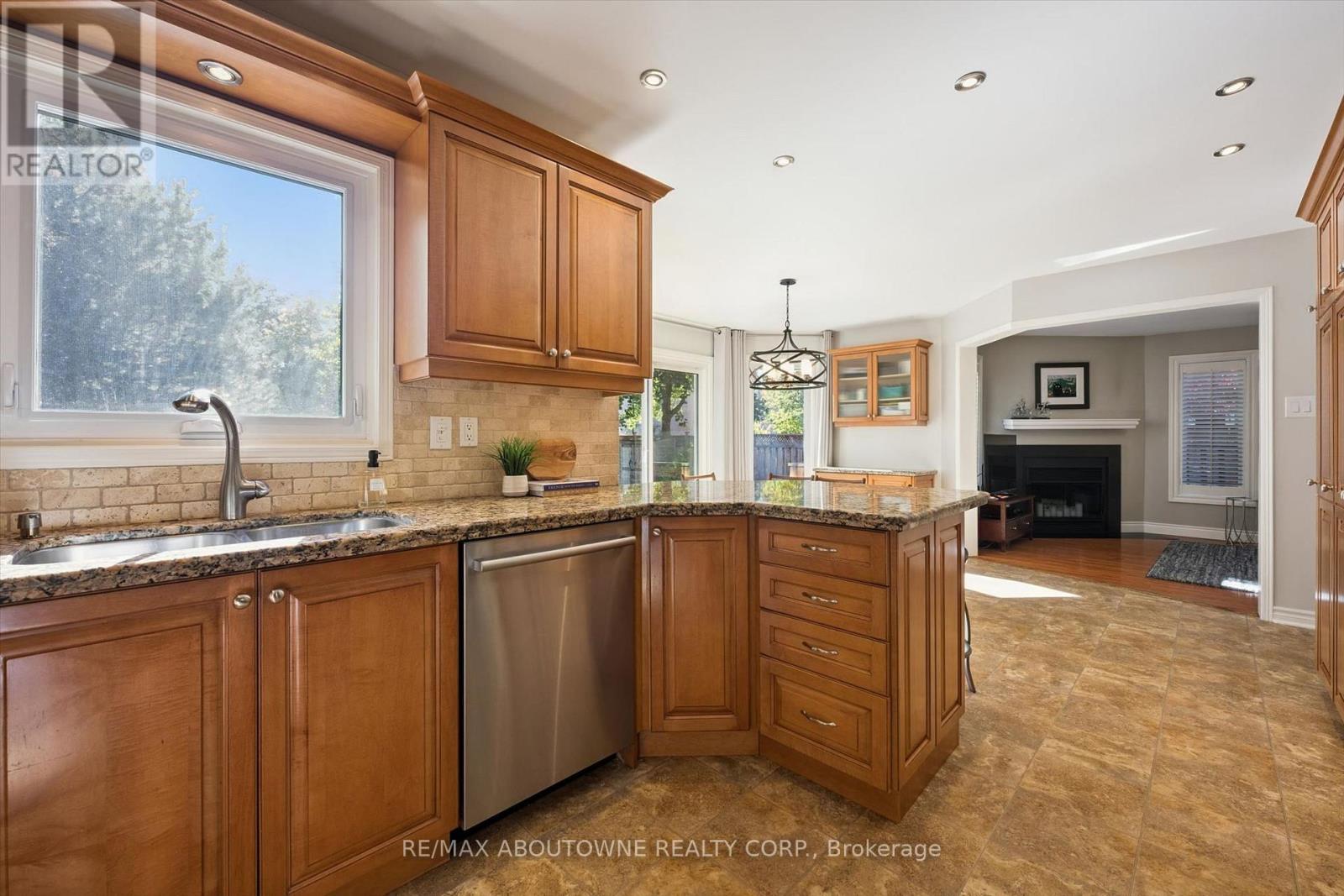 2086 Sprucedale Drive, Oakville, ON photo 13