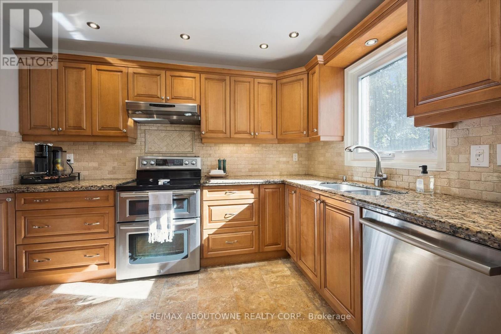 2086 Sprucedale Drive, Oakville, ON photo 14