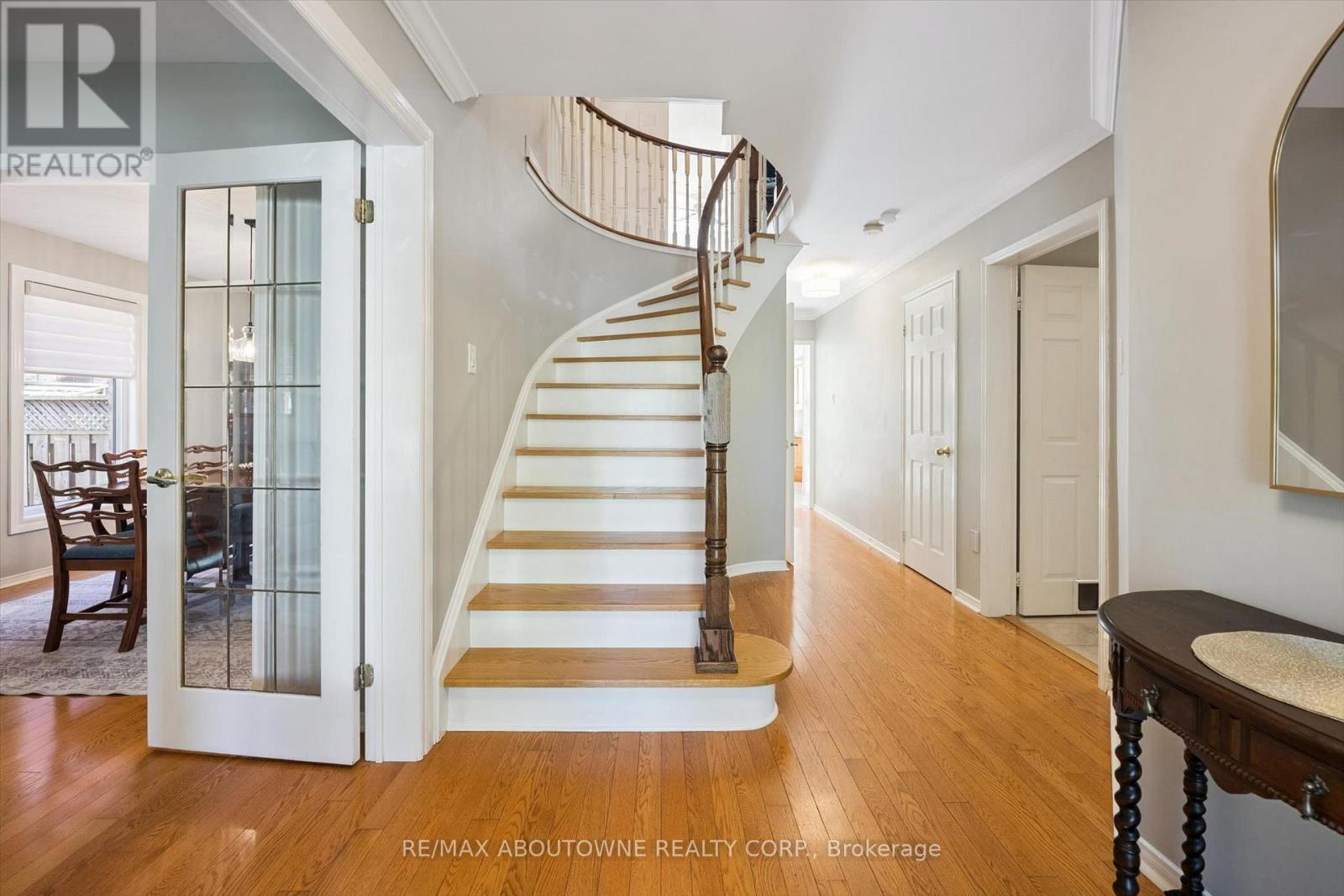 2086 Sprucedale Drive, Oakville, ON photo 3