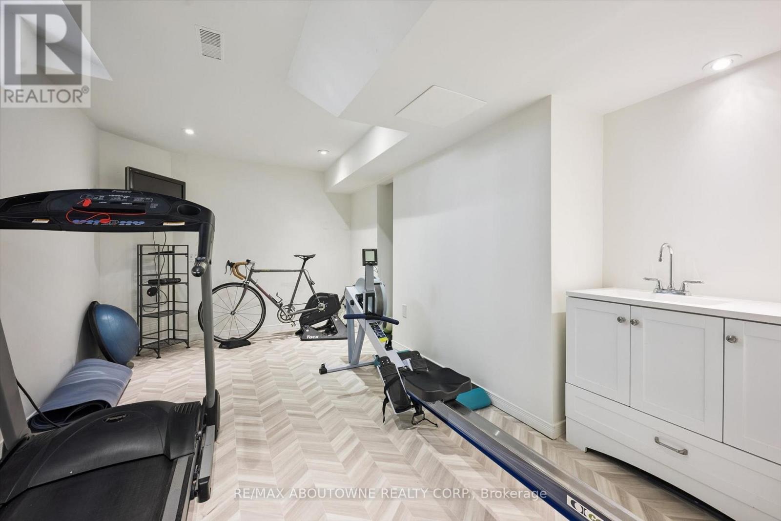 2086 Sprucedale Drive, Oakville, ON photo 37