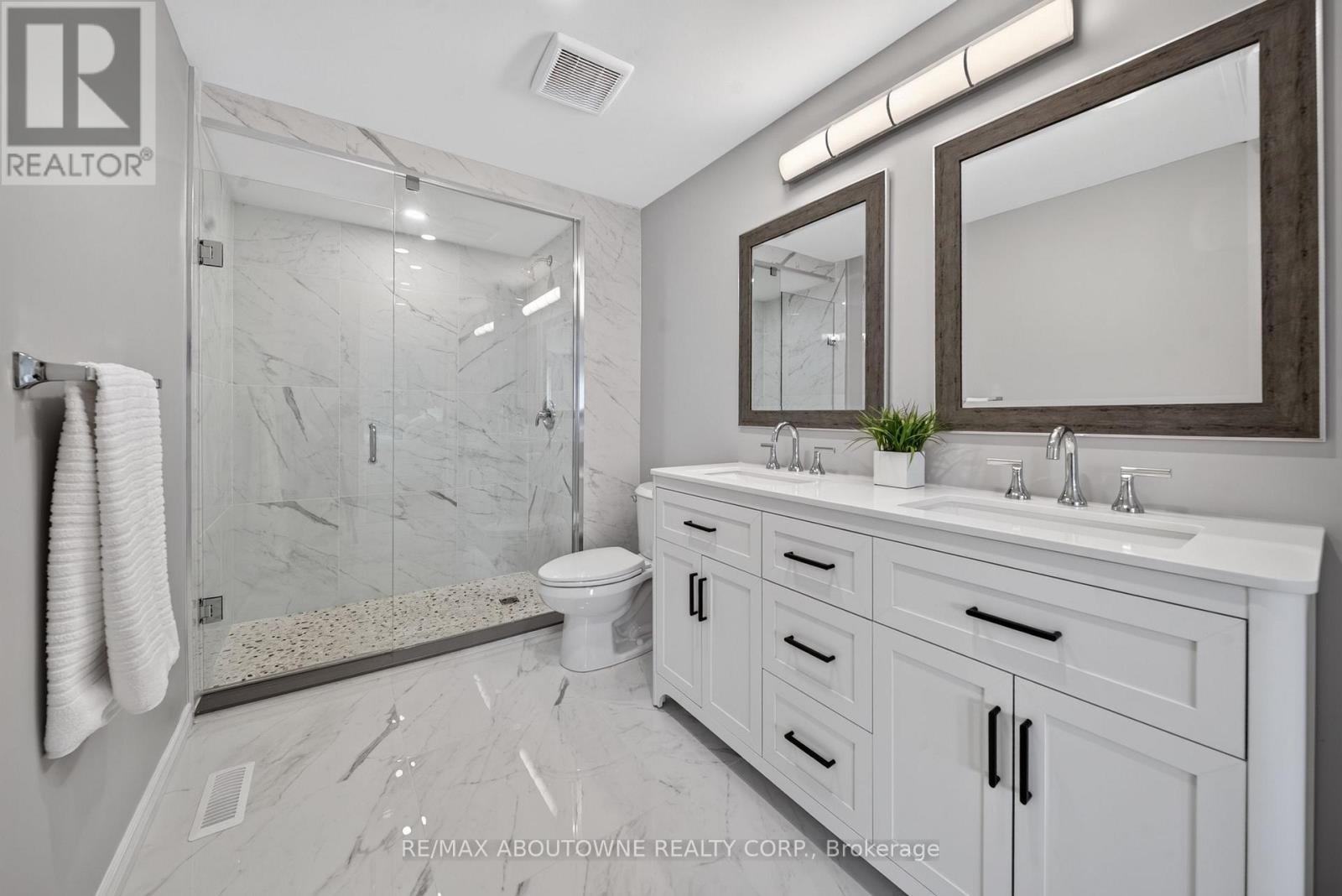 4353 Sawmill Valley Drive, Mississauga, ON photo 34