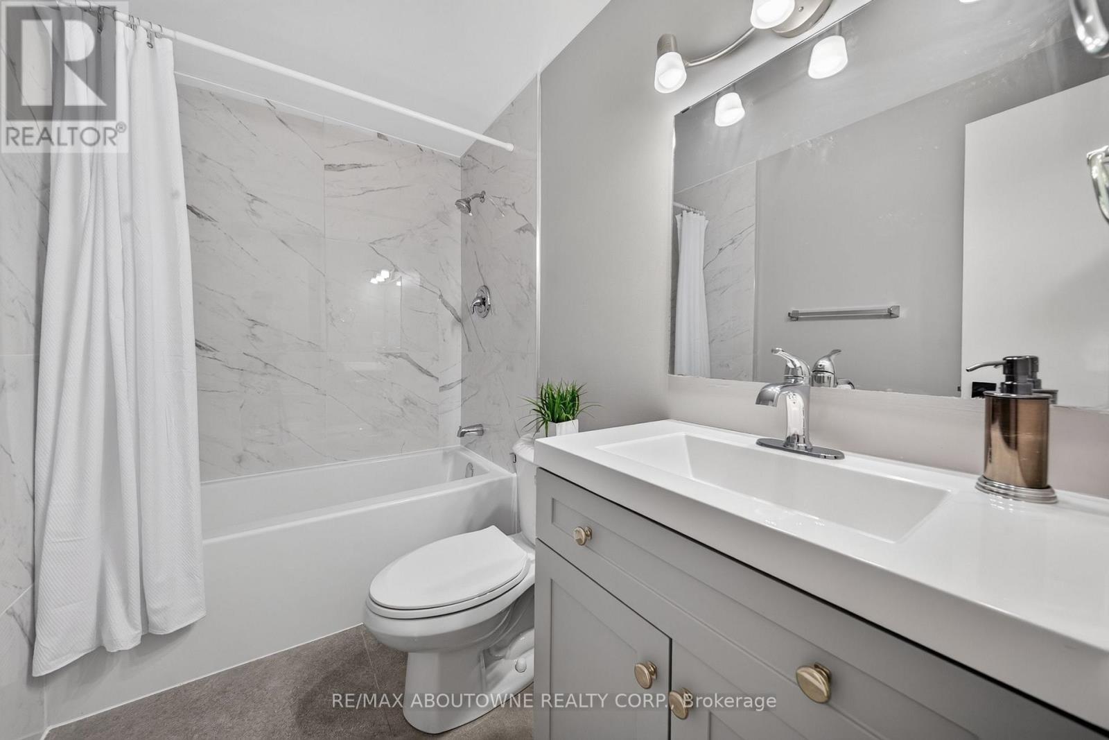 4353 Sawmill Valley Drive, Mississauga, ON photo 38