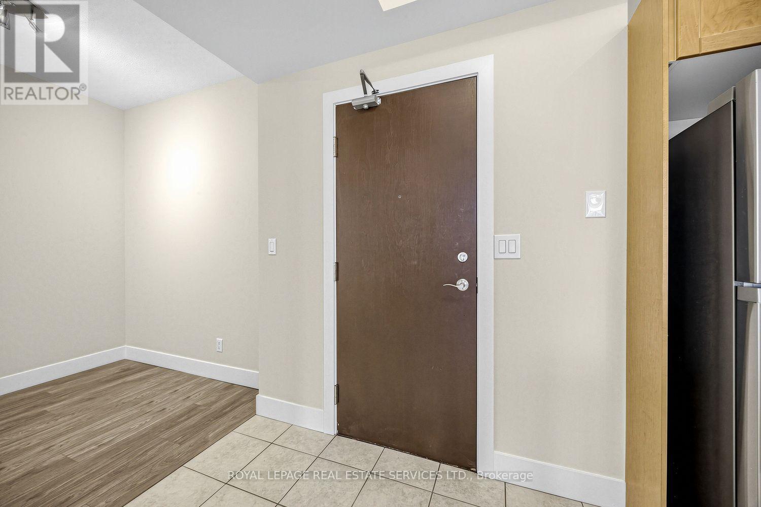 1704- 1359 Rathburn Road East, Mississauga, ON photo 1