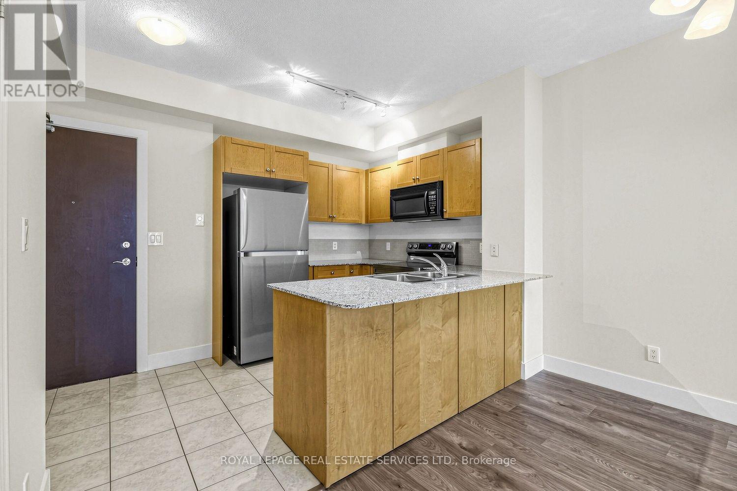 1704- 1359 Rathburn Road East, Mississauga, ON photo 12