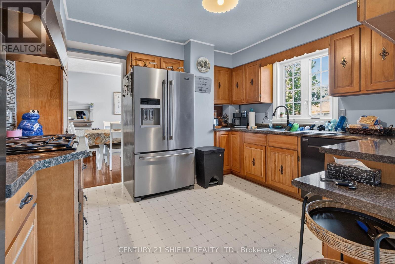 1319 AUBIN AVENUE - 10