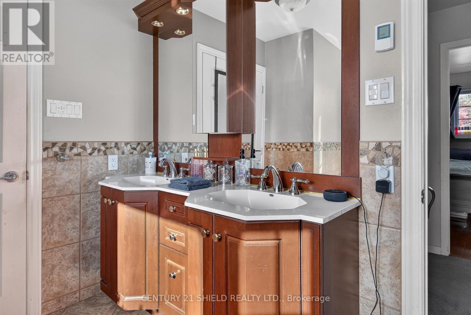 1319 AUBIN AVENUE - 24