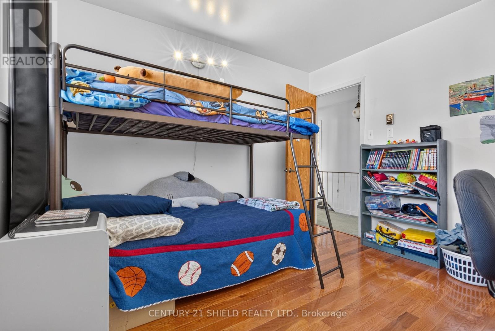1319 AUBIN AVENUE - 32