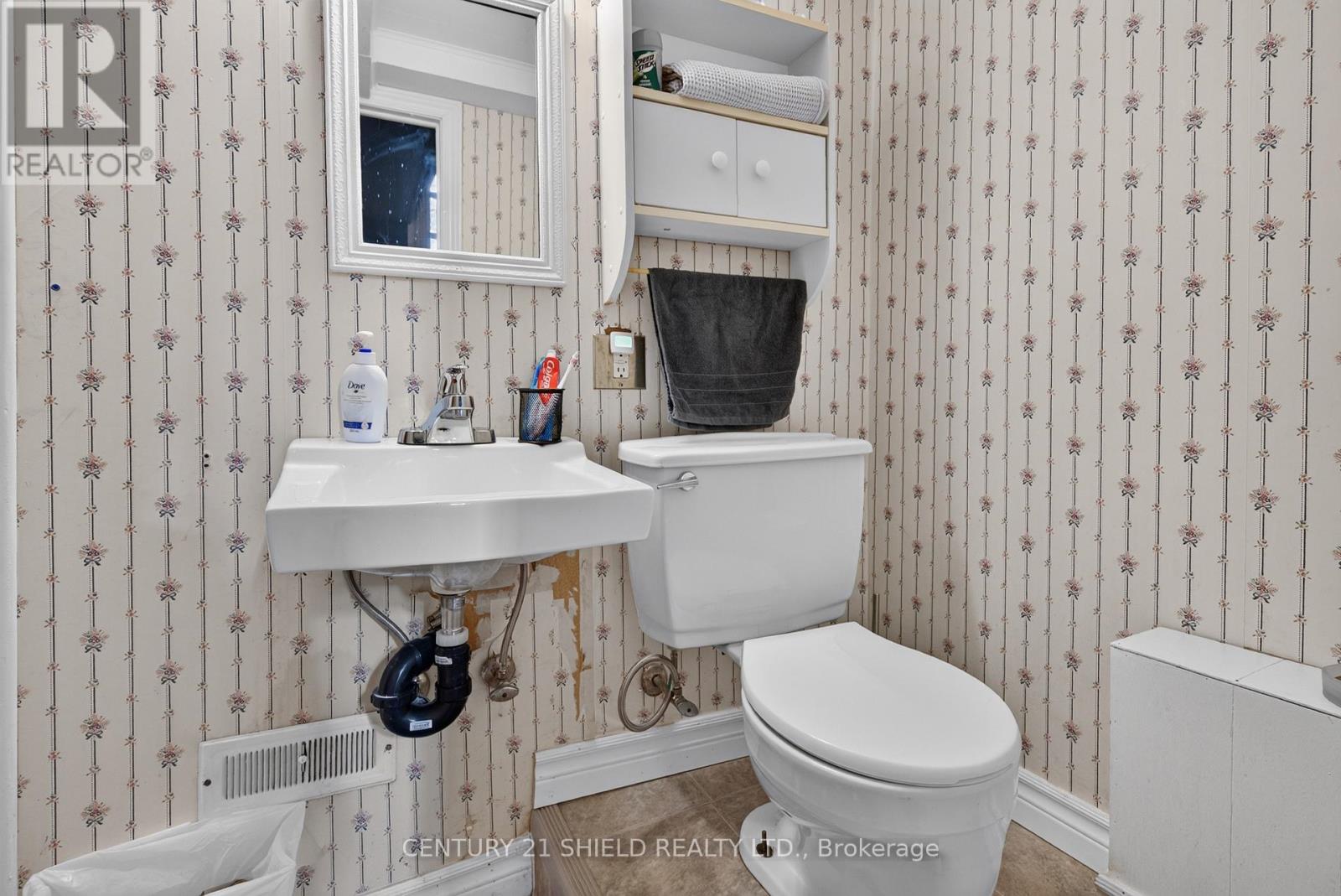 1319 AUBIN AVENUE - 44