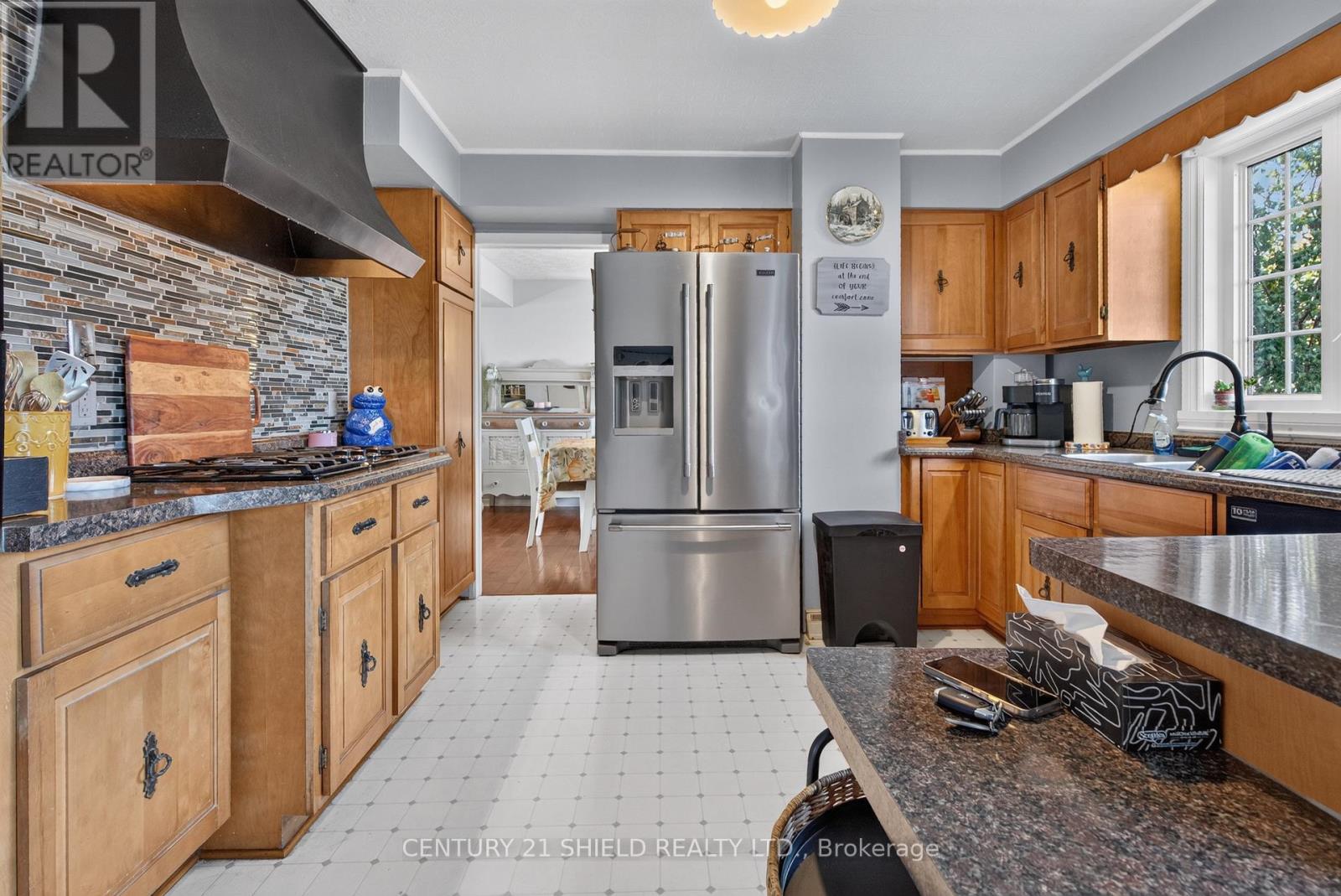 1319 AUBIN AVENUE - 9