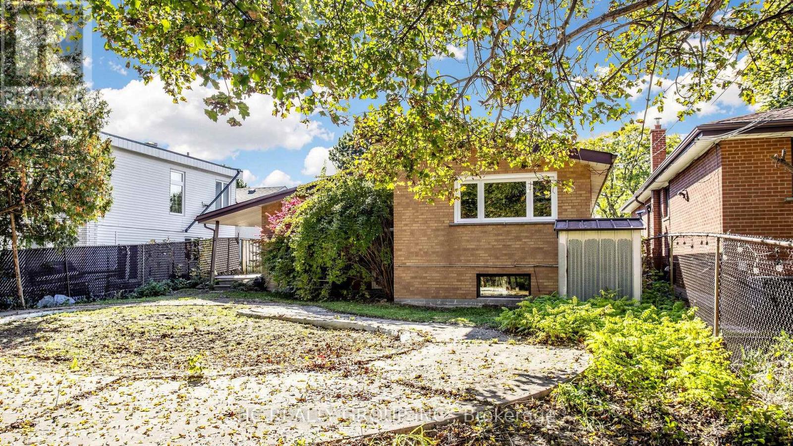 52 Dukinfield Crescent, Toronto, ON photo 21