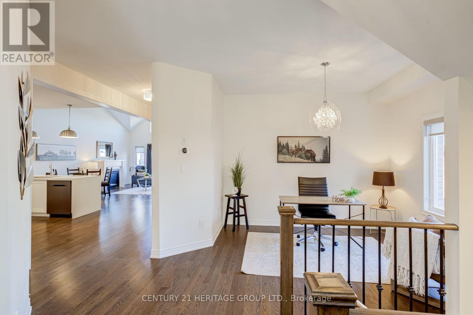 8 Pietrowski Drive, Georgina, ON photo 6