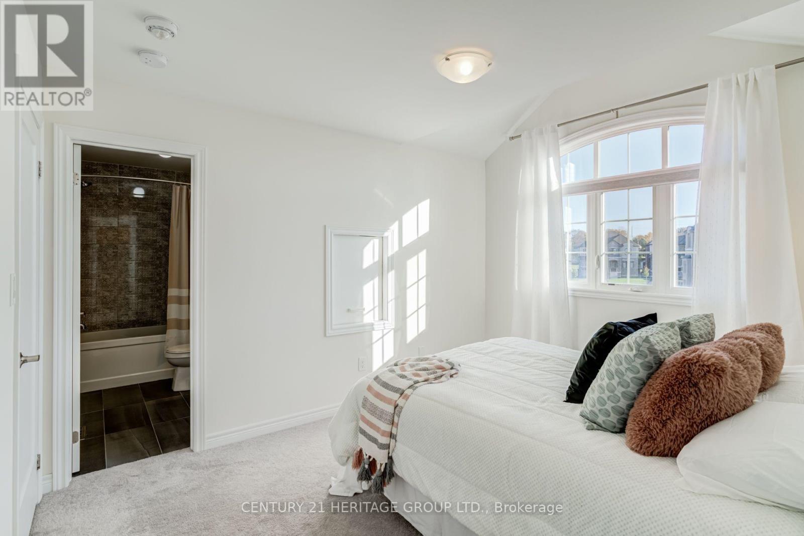 8 Pietrowski Drive, Georgina, ON photo 27