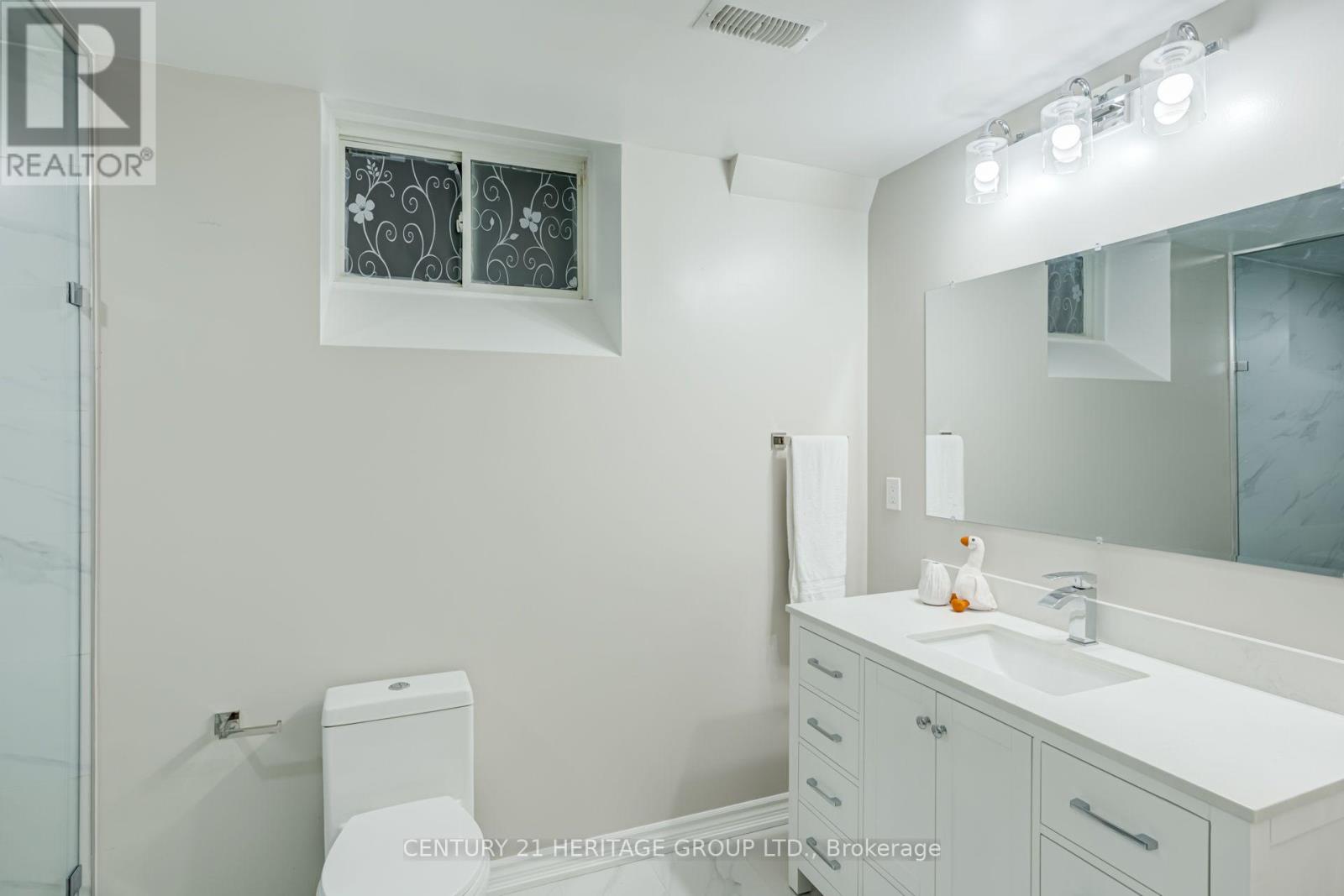 8 Pietrowski Drive, Georgina, ON photo 40