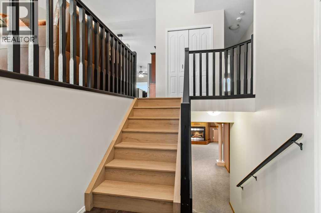 130 Oaklands Crescent, photo 17 of 35