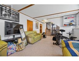 84 Canada Drive thumbnail 23