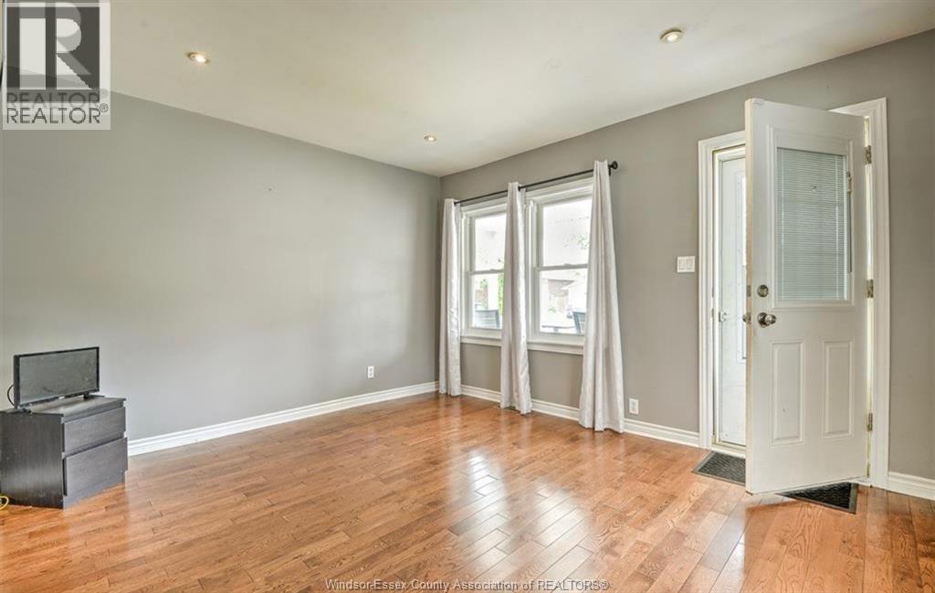 258 KING Unit A photo 5