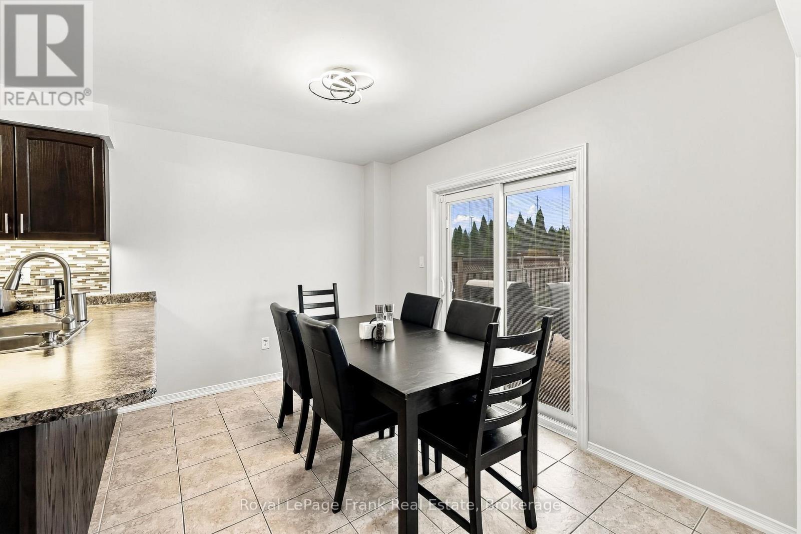 10 Oceanpearl Crescent, Whitby, ON photo 11