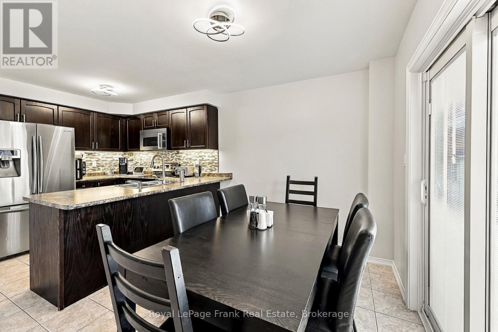 10 Oceanpearl Crescent, Whitby, ON photo 12