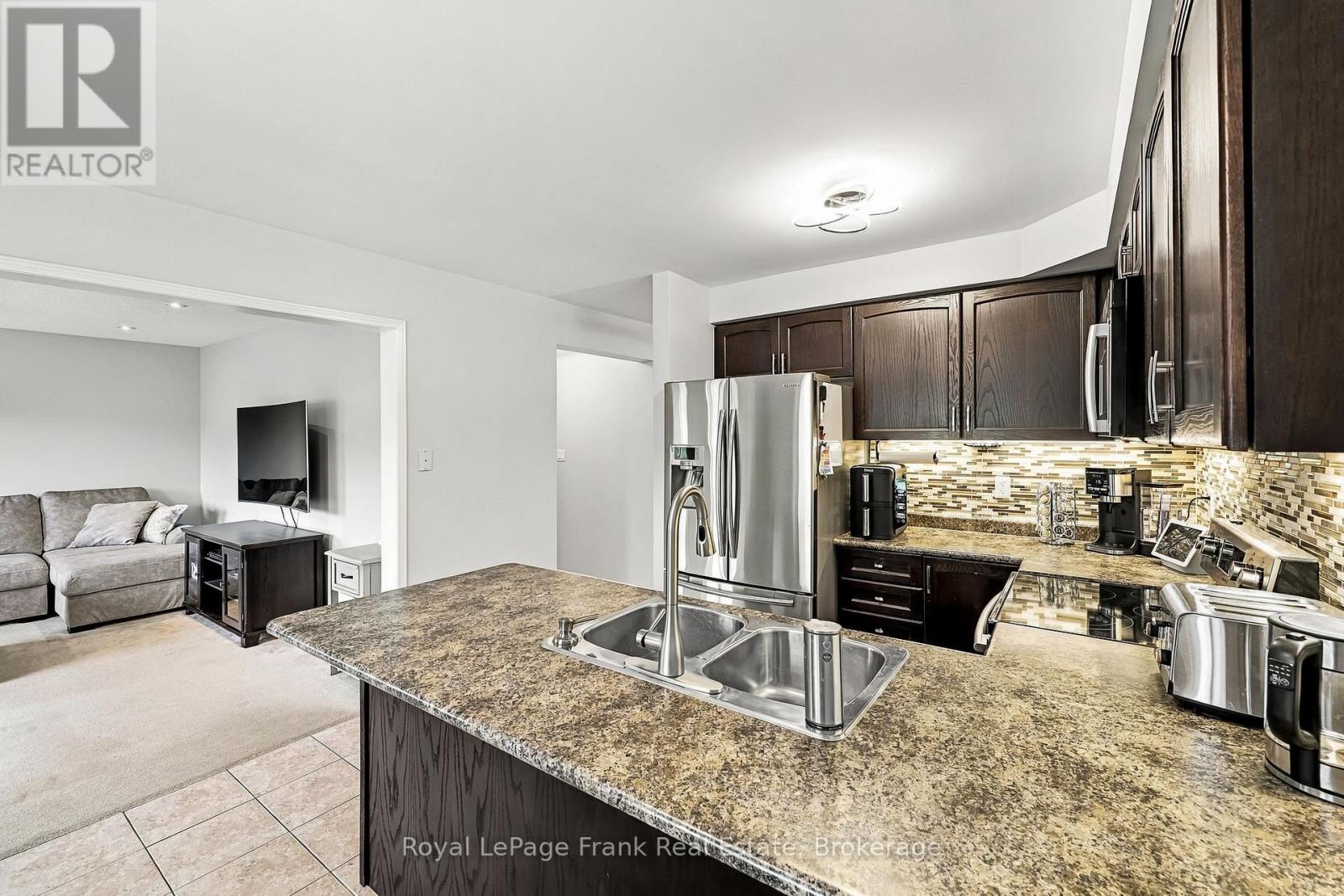 10 Oceanpearl Crescent, Whitby, ON photo 14