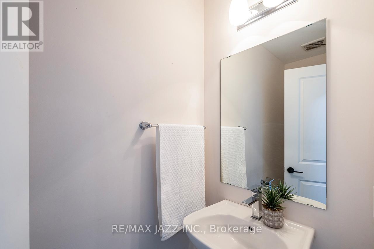 74 Ambereen Place, Clarington, ON photo 9